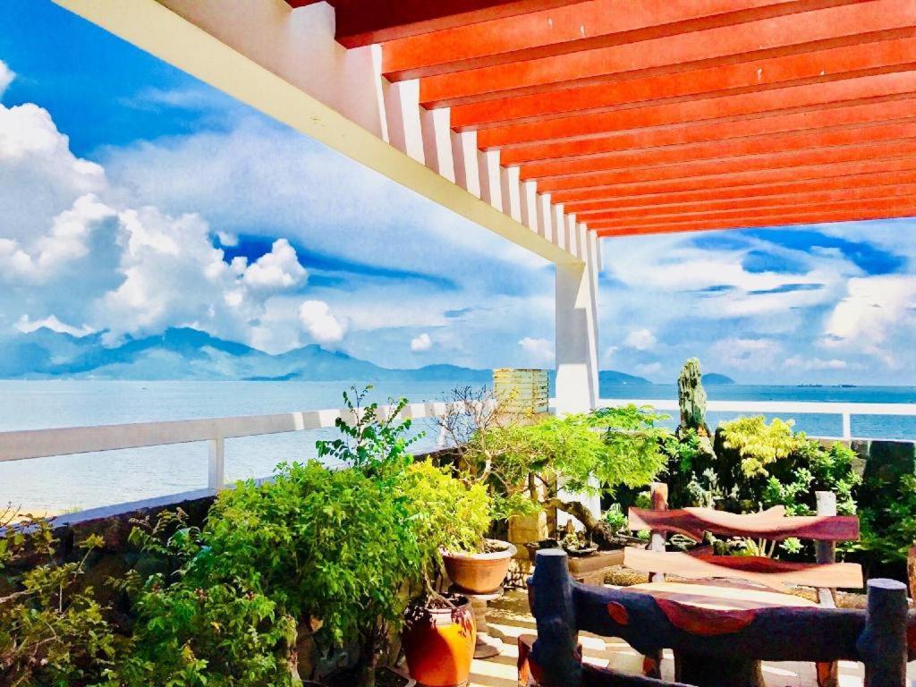 Whale Ocean View Hotel Дананг Экстерьер фото