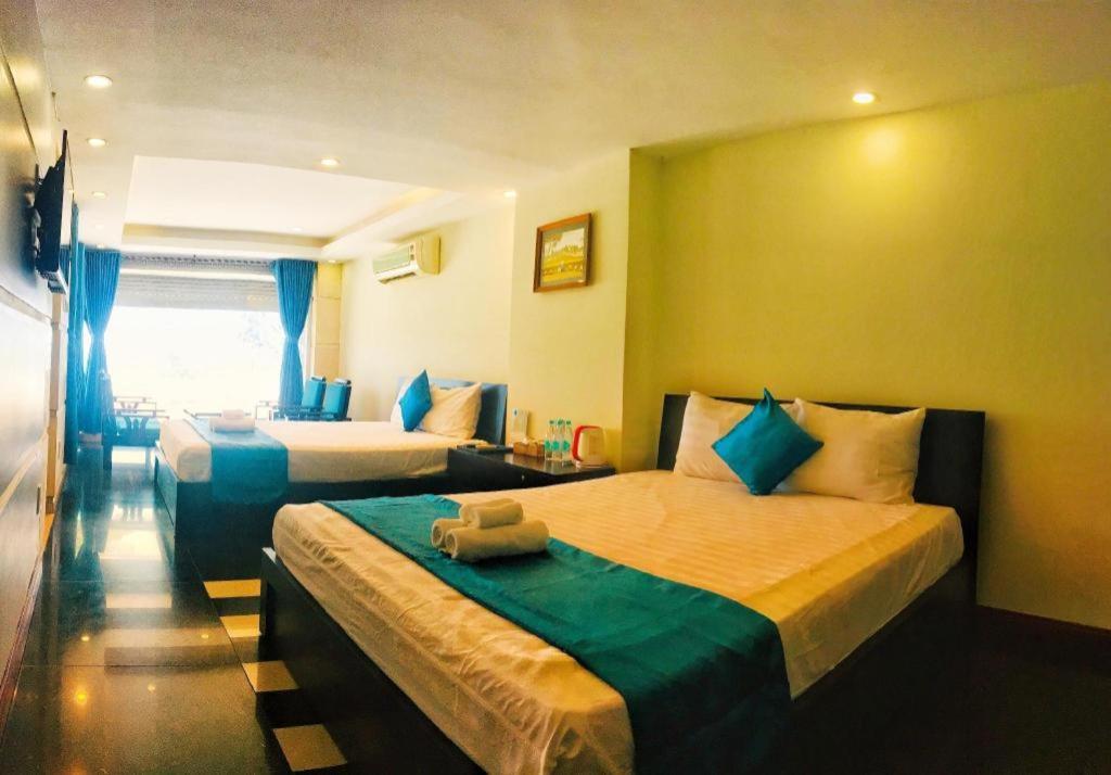 Whale Ocean View Hotel Дананг Экстерьер фото